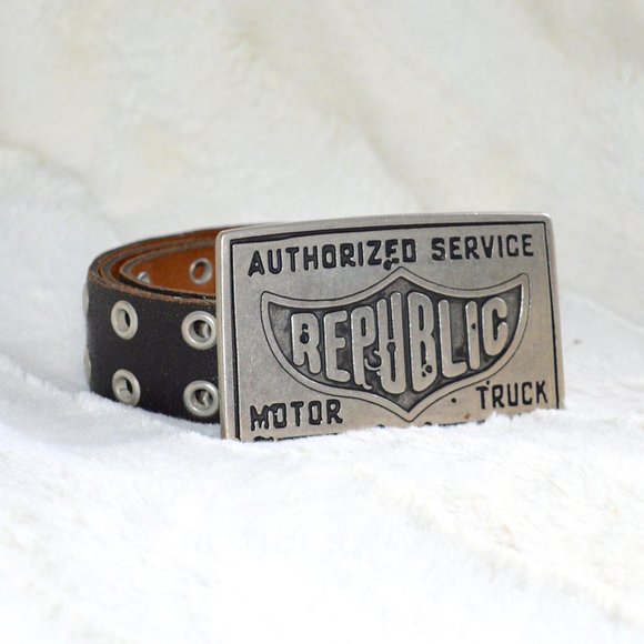 Vintage Leather Belt with Buckle - Picture 1 of 5
